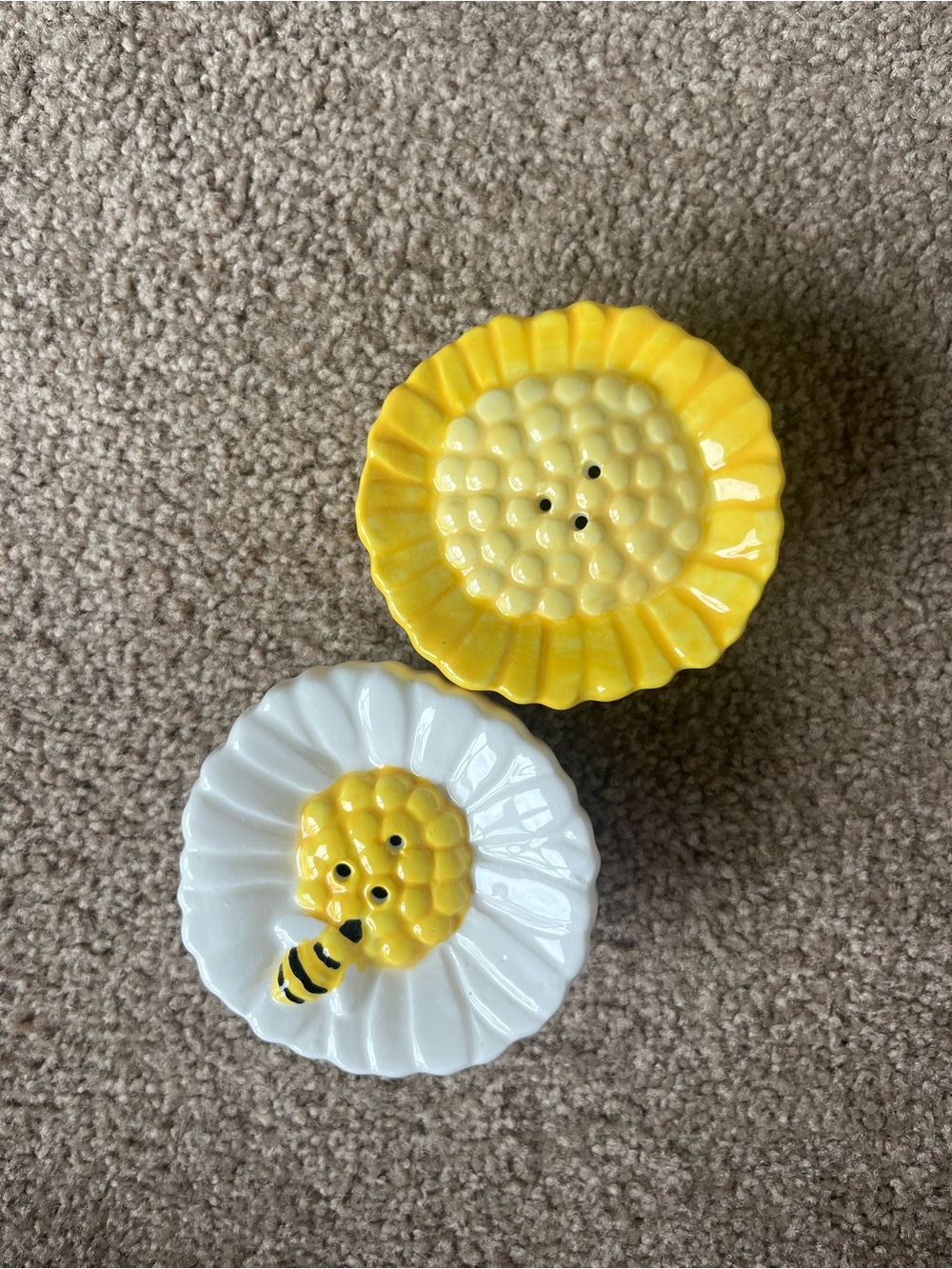 Sunflower and Bee Ceramic Salt & Pepper Shakers - NWOT